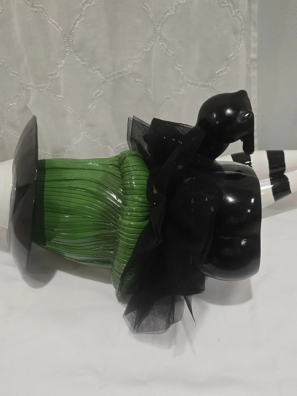 NEW!! Bella Luxx Green-Haired Witch Figurine with Black Cat - Black & White